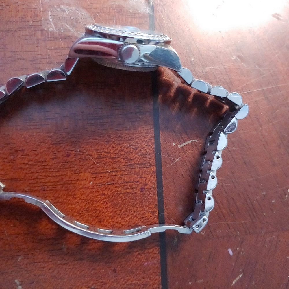 Woman's Watch - Picture 4 of 4